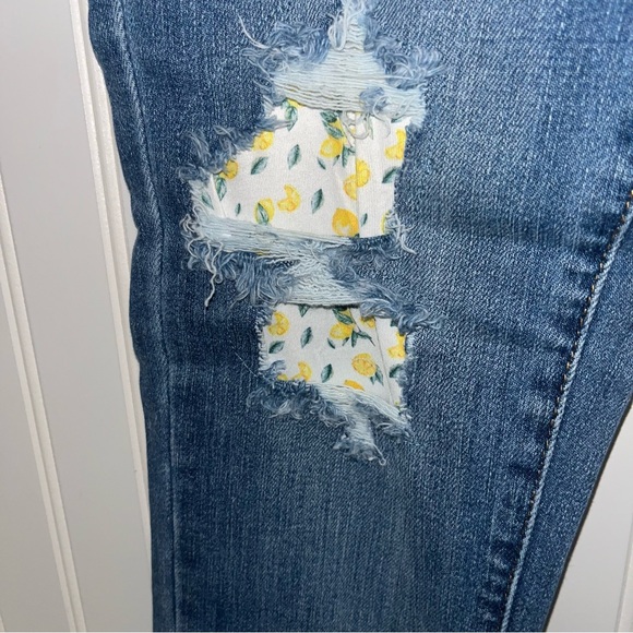 Judy Blue easy peasy lemon squeezy patchwork blue jeans size 7/28 - Picture 6 of 9